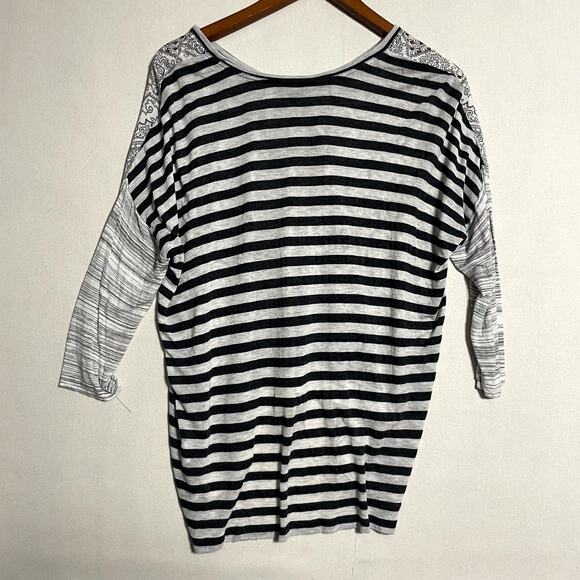 CAbi Women's Paisley Striped Layered Blouse Top Black White - Size S - Picture 3 of 8